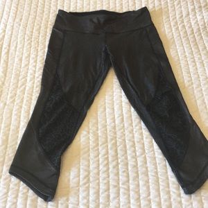 Lululemon wunder under mixed pattern crop pants